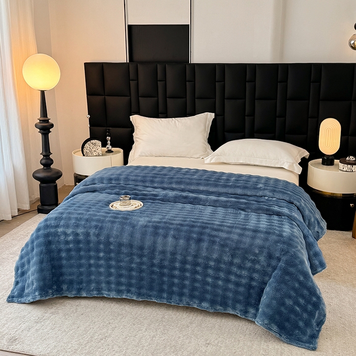 91家纺网 家纺一手货源 找家纺 安琪家纺 2025新款300G炫彩水墨画仿兔毛绒大泡泡绒印花法兰绒毛毯大理石纹休闲毯沙发盖毯跨境外贸出口专供 泡泡纯色-深蓝