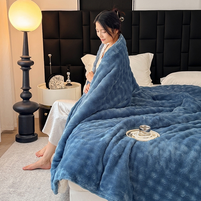 91家纺网 家纺一手货源 找家纺 安琪家纺 2025新款300G炫彩水墨画仿兔毛绒大泡泡绒印花法兰绒毛毯大理石纹休闲毯沙发盖毯跨境外贸出口专供 泡泡纯色-深蓝