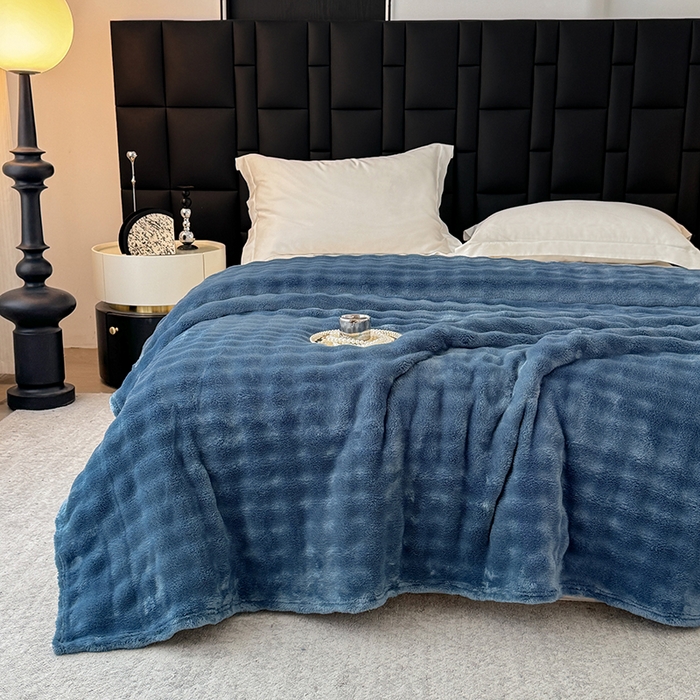 91家纺网 家纺一手货源 找家纺 安琪家纺 2025新款300G炫彩水墨画仿兔毛绒大泡泡绒印花法兰绒毛毯大理石纹休闲毯沙发盖毯跨境外贸出口专供 泡泡纯色-深蓝