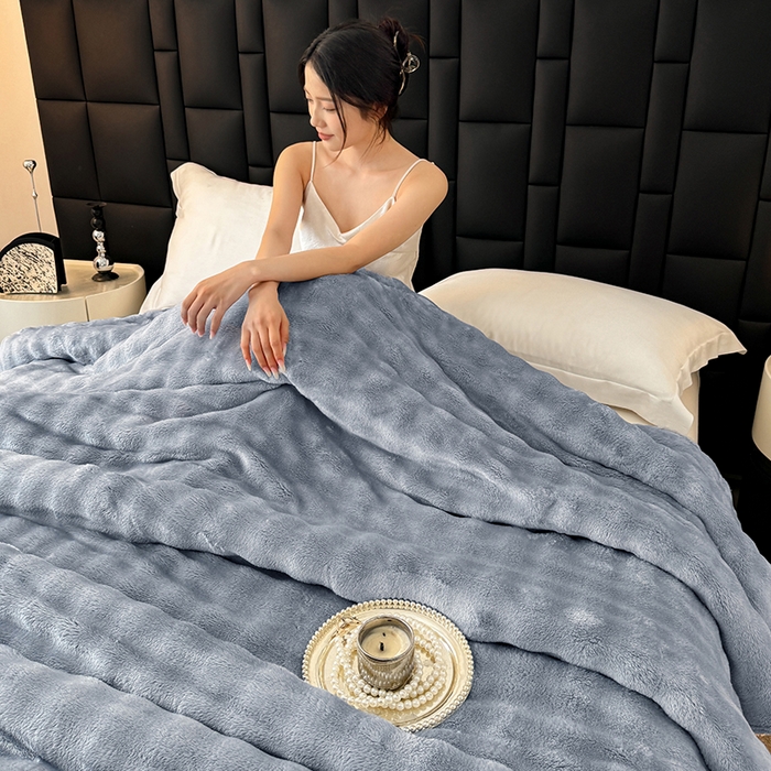 91家纺网 家纺一手货源 找家纺 安琪家纺 2025新款300G炫彩水墨画仿兔毛绒大泡泡绒印花法兰绒毛毯大理石纹休闲毯沙发盖毯跨境外贸出口专供 泡泡纯色-浅灰