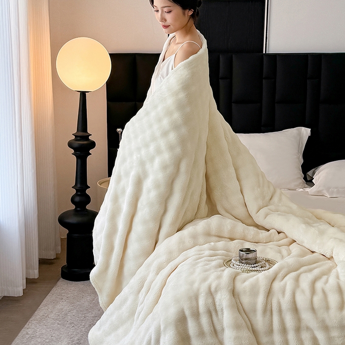 91家纺网 家纺一手货源 找家纺 安琪家纺 2025新款300G炫彩水墨画仿兔毛绒大泡泡绒印花法兰绒毛毯大理石纹休闲毯沙发盖毯跨境外贸出口专供 泡泡纯色-米白