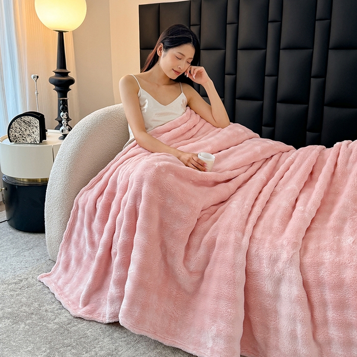 91家纺网 家纺一手货源 找家纺 安琪家纺 2025新款300G炫彩水墨画仿兔毛绒大泡泡绒印花法兰绒毛毯大理石纹休闲毯沙发盖毯跨境外贸出口专供 泡泡纯色-粉色