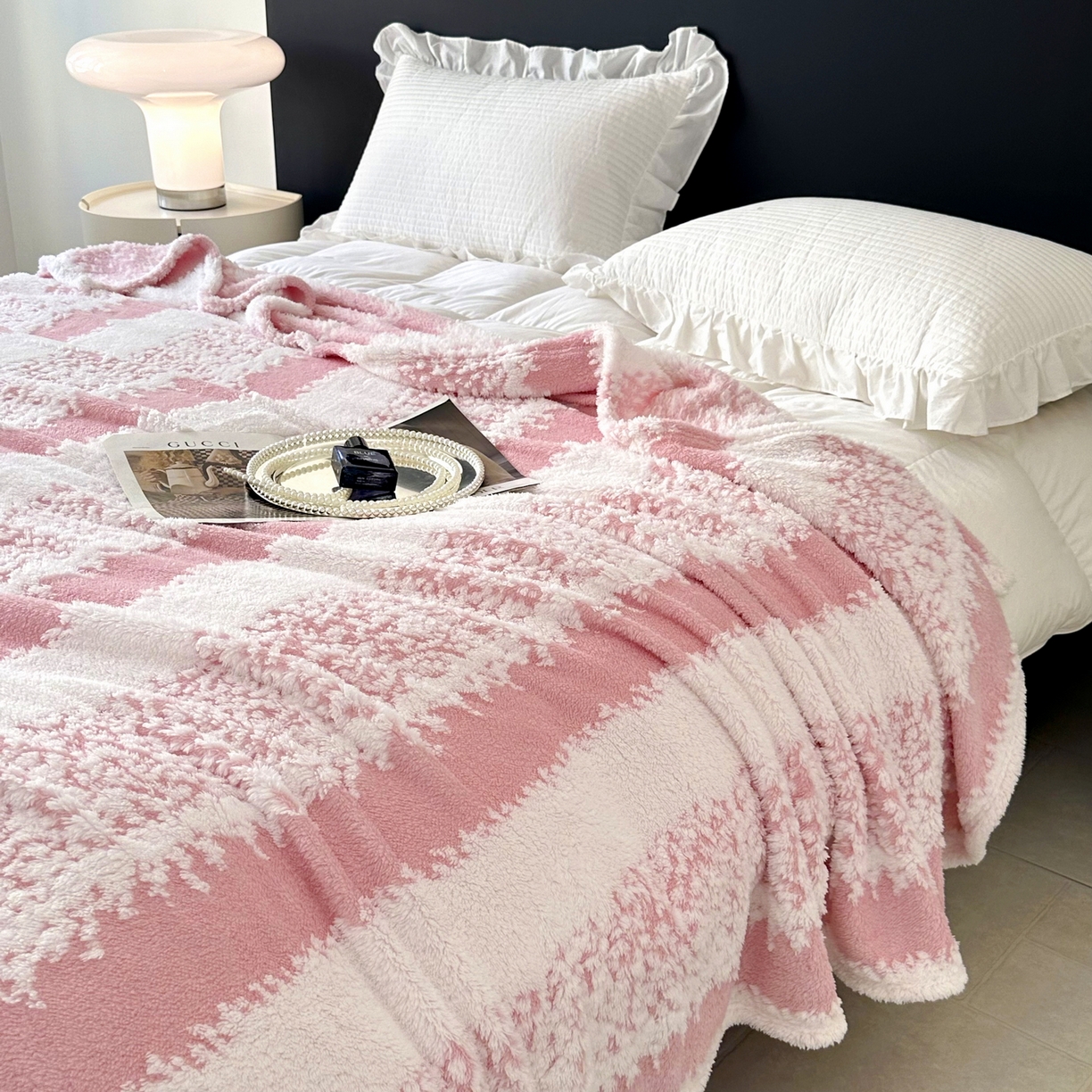 91家纺网 家纺一手货源 找家纺 畅畅家纺 2025新款超柔阳离子塔芙绒舒棉绒毛毯春秋夏盖毯 塔芙-桃粉