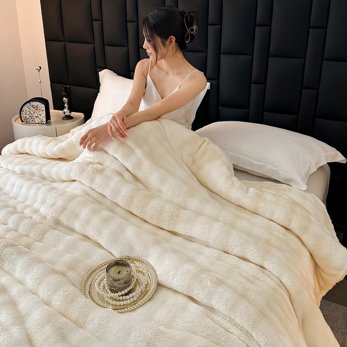 91家纺网 家纺一手货源 找家纺 安琪家纺 2025新款300G炫彩水墨画仿兔毛绒大泡泡绒印花法兰绒毛毯大理石纹休闲毯沙发盖毯跨境外贸出口专供 水墨画-米白