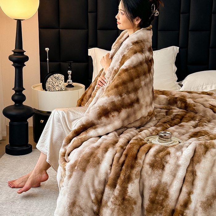 91家纺网 家纺一手货源 找家纺 安琪家纺 2025新款300G炫彩水墨画仿兔毛绒大泡泡绒印花法兰绒毛毯大理石纹休闲毯沙发盖毯跨境外贸出口专供 水墨画-深咖