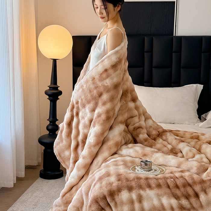 91家纺网 家纺一手货源 找家纺 安琪家纺 2025新款300G炫彩水墨画仿兔毛绒大泡泡绒印花法兰绒毛毯大理石纹休闲毯沙发盖毯跨境外贸出口专供 水墨画-驼