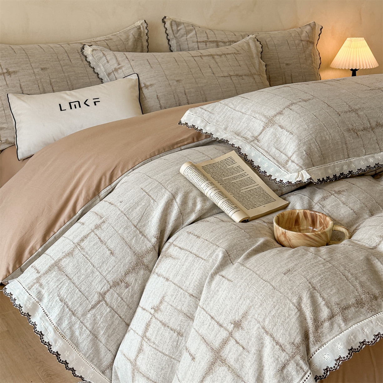 91家纺网 家纺一手货源 找家纺 蓝米卡夫 2025秋冬-棉麻色织全棉提花60支磨毛花边款（礼盒包装）提供买家秀 无限之光-卡其