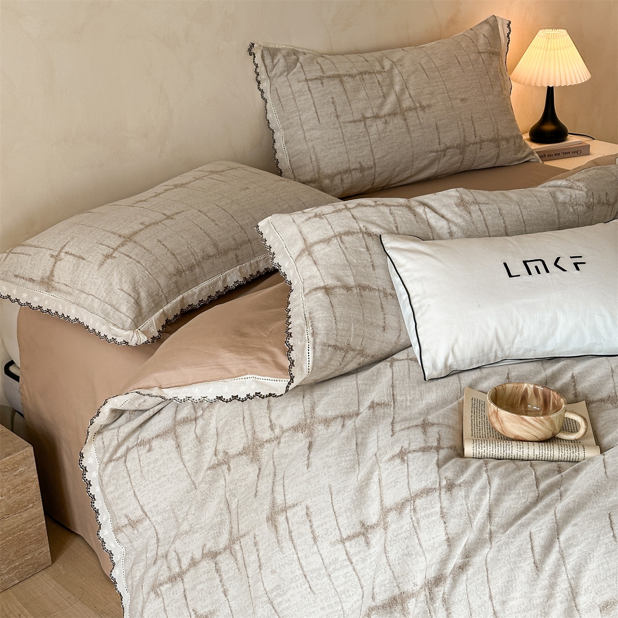 91家纺网 家纺一手货源 找家纺 蓝米卡夫 2025秋冬-棉麻色织全棉提花60支磨毛花边款（礼盒包装）提供买家秀 无限之光-卡其