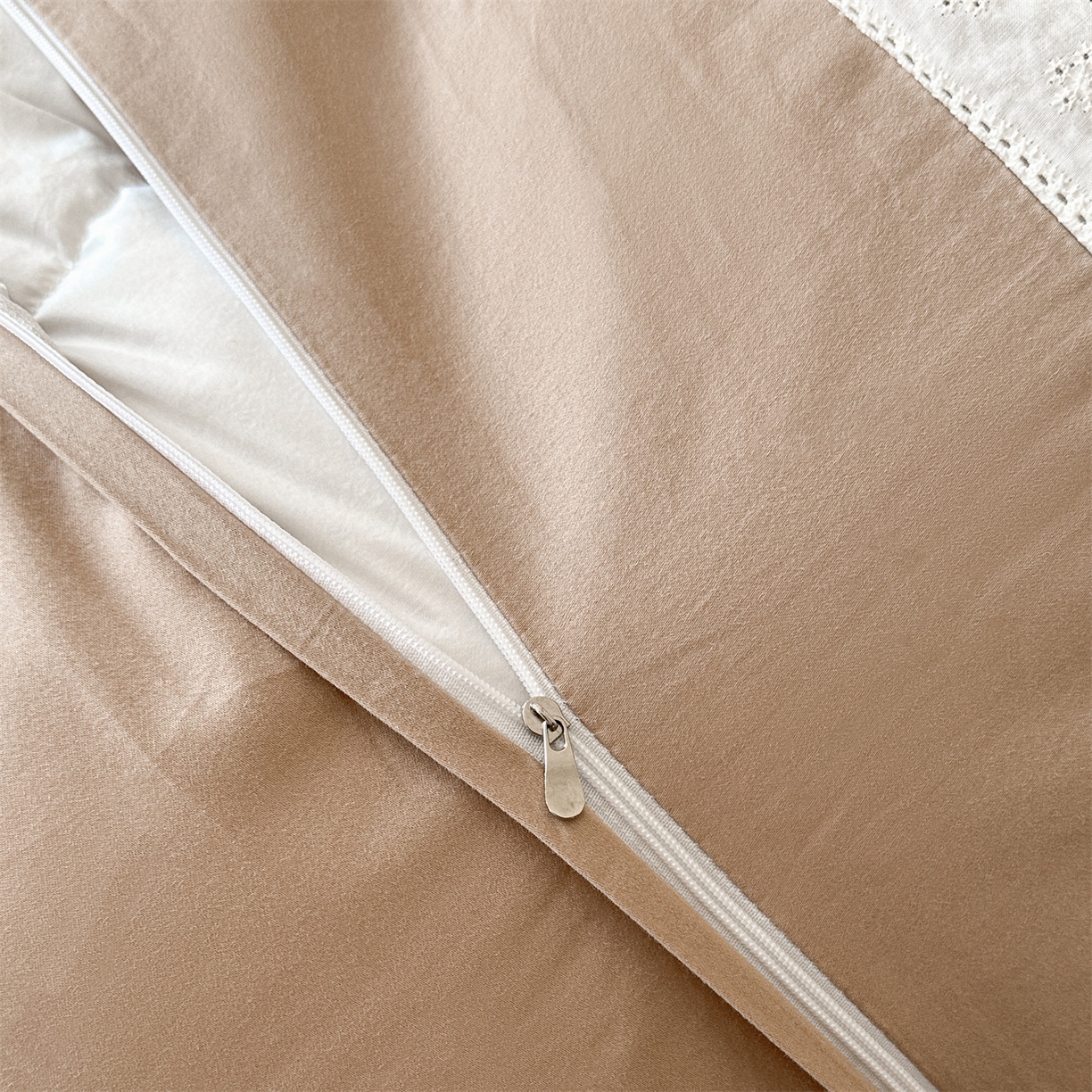 91家纺网 家纺一手货源 找家纺 蓝米卡夫 2025秋冬-棉麻色织全棉提花60支磨毛花边款（礼盒包装）提供买家秀 无限之光-卡其