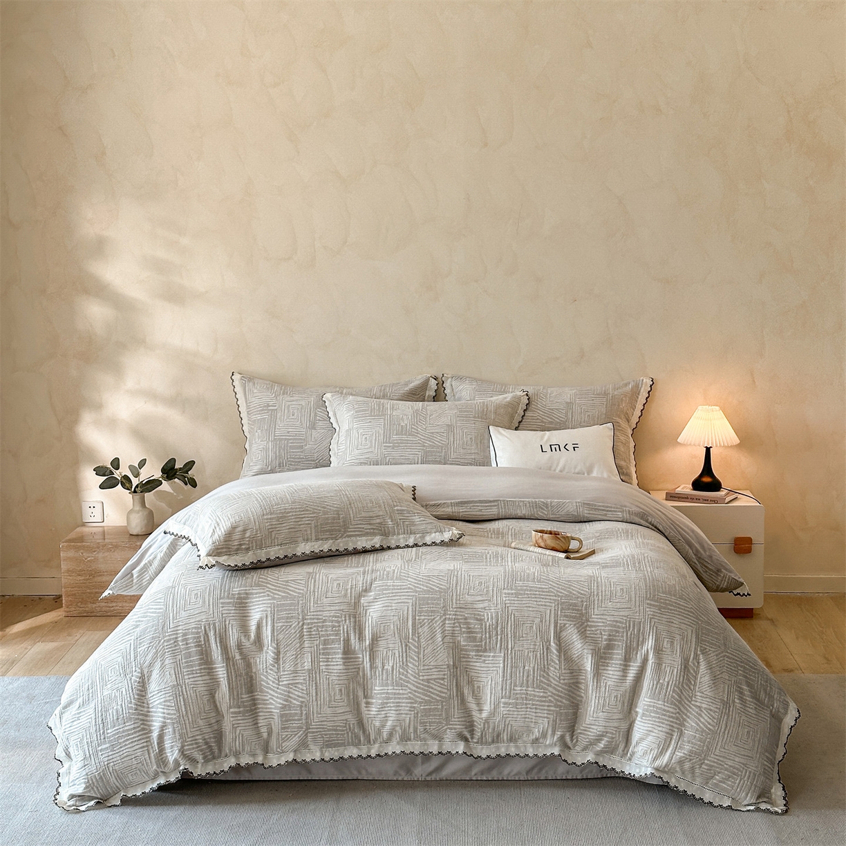 91家纺网 家纺一手货源 找家纺 蓝米卡夫 2025秋冬-棉麻色织全棉提花60支磨毛花边款（礼盒包装）提供买家秀 摩卡-灰