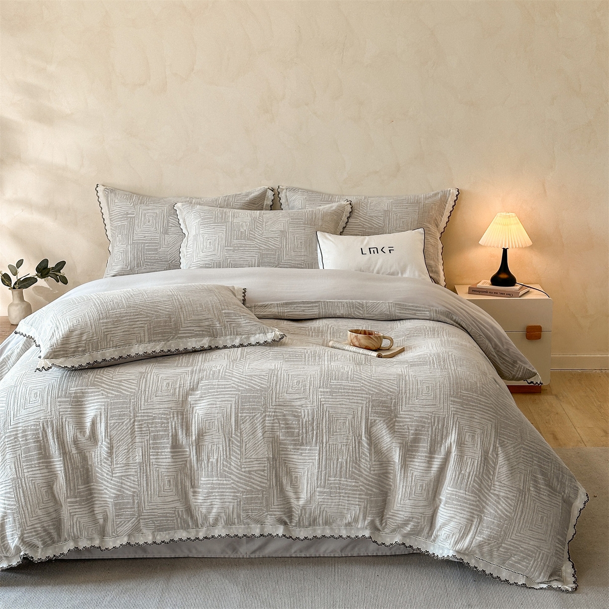 91家纺网 家纺一手货源 找家纺 蓝米卡夫 2025秋冬-棉麻色织全棉提花60支磨毛花边款（礼盒包装）提供买家秀 摩卡-灰