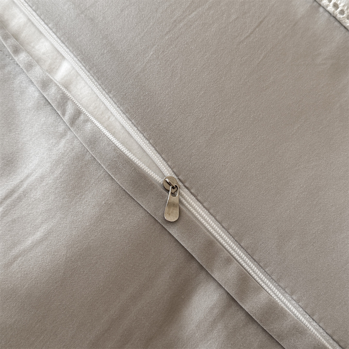 91家纺网 家纺一手货源 找家纺 蓝米卡夫 2025秋冬-棉麻色织全棉提花60支磨毛花边款（礼盒包装）提供买家秀 摩卡-灰