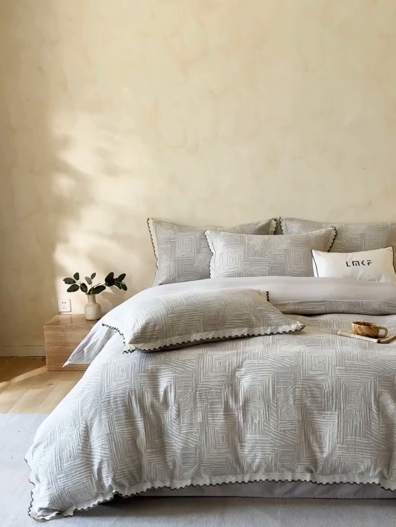 91家纺网 家纺一手货源 找家纺 蓝米卡夫 2025秋冬-棉麻色织全棉提花60支磨毛花边款（礼盒包装）提供买家秀 摩卡-灰