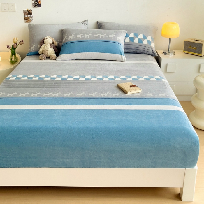 91家纺网 家纺一手货源 找家纺 艾橙家纺 2025秋冬新款高克重牛奶绒印花床笠单品床笠床笠单件 风车小鹿