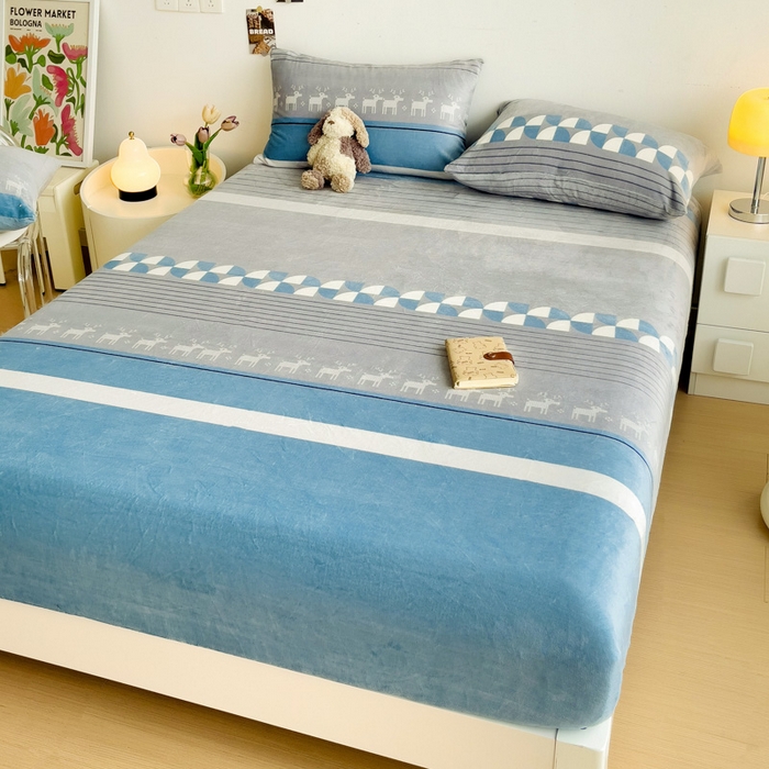 91家纺网 家纺一手货源 找家纺 艾橙家纺 2025秋冬新款高克重牛奶绒印花床笠单品床笠床笠单件 风车小鹿