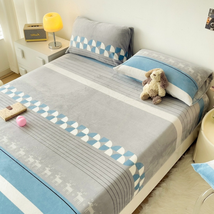 91家纺网 家纺一手货源 找家纺 艾橙家纺 2025秋冬新款高克重牛奶绒印花床笠单品床笠床笠单件 风车小鹿