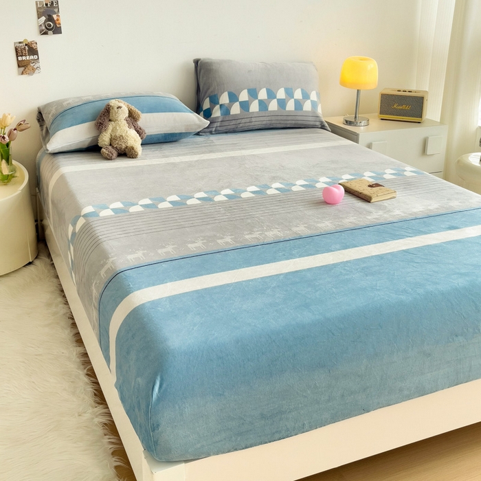 91家纺网 家纺一手货源 找家纺 艾橙家纺 2025秋冬新款高克重牛奶绒印花床笠单品床笠床笠单件 风车小鹿