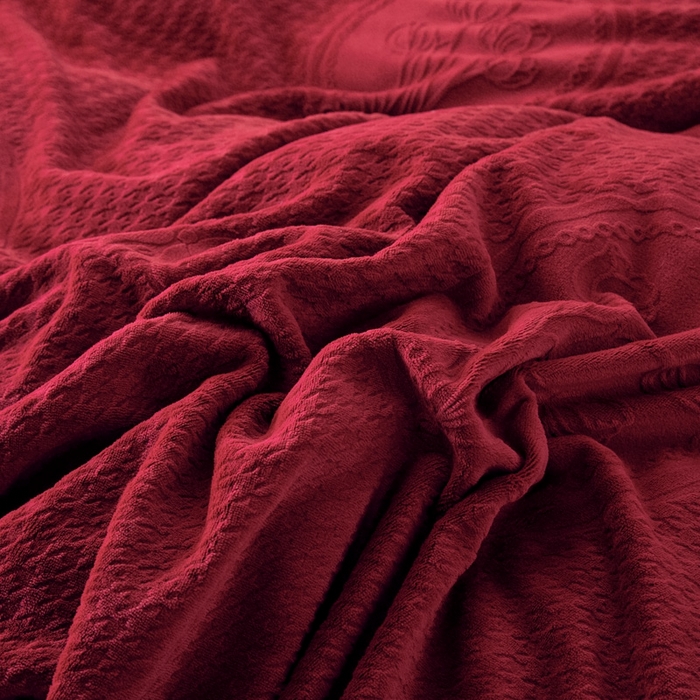 91家纺网 家纺一手货源 找家纺 畅畅家纺 2025新款冬季12斤加厚轻奢款230克全消光立体雕花牛奶绒夹棉床盖四件套 轻奢花语-红色