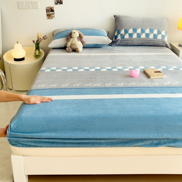 91家纺网 家纺一手货源 找家纺 艾橙家纺 2025秋冬新款高克重牛奶绒印花床笠单品床笠床笠单件 风车小鹿