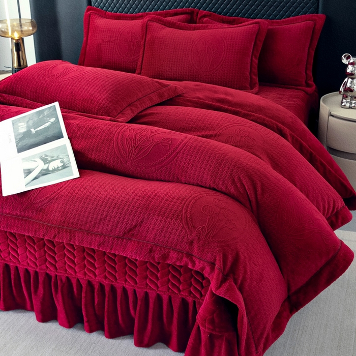 91家纺网 家纺一手货源 找家纺 畅畅家纺 2025新款冬季12斤加厚轻奢款230克全消光立体雕花牛奶绒夹棉床盖四件套 轻奢花语-红色