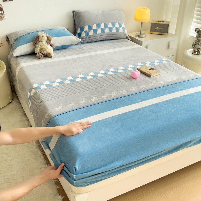 91家纺网 家纺一手货源 找家纺 艾橙家纺 2025秋冬新款高克重牛奶绒印花床笠单品床笠床笠单件 风车小鹿