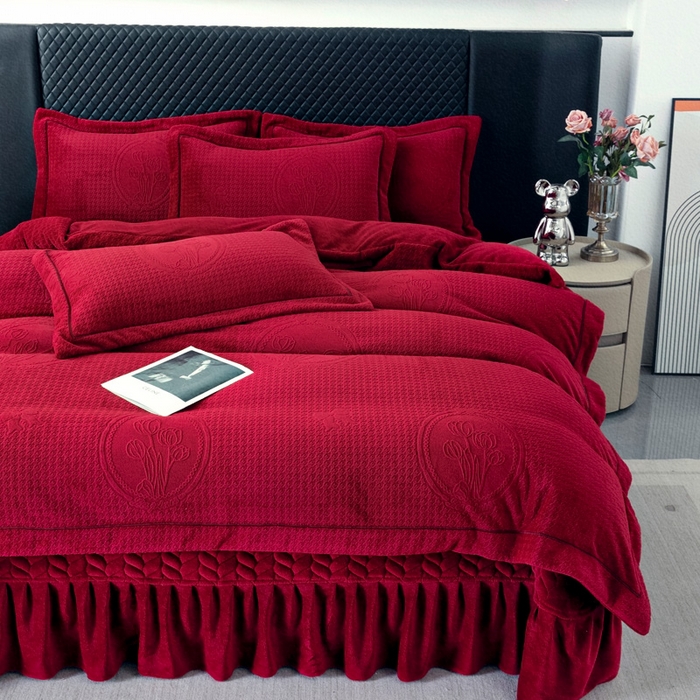 91家纺网 家纺一手货源 找家纺 畅畅家纺 2025新款冬季12斤加厚轻奢款230克全消光立体雕花牛奶绒夹棉床盖四件套 轻奢花语-红色