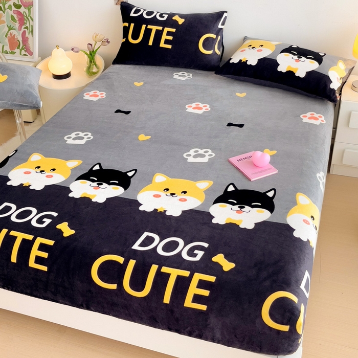 91家纺网 家纺一手货源 找家纺 艾橙家纺 2025秋冬新款高克重牛奶绒印花床笠单品床笠床笠单件 柯基