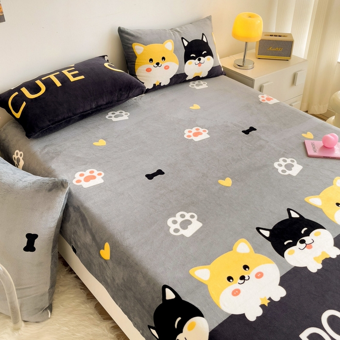 91家纺网 家纺一手货源 找家纺 艾橙家纺 2025秋冬新款高克重牛奶绒印花床笠单品床笠床笠单件 柯基