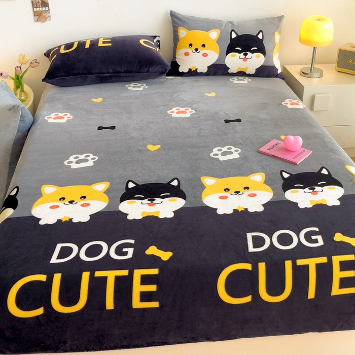 91家纺网 家纺一手货源 找家纺 艾橙家纺 2025秋冬新款高克重牛奶绒印花床笠单品床笠床笠单件 柯基