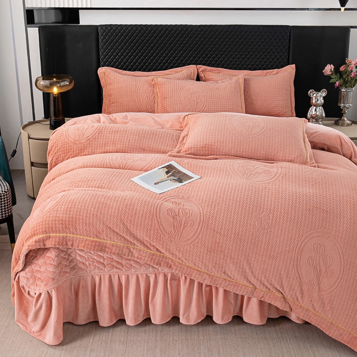 91家纺网 家纺一手货源 找家纺 畅畅家纺 2025新款冬季12斤加厚轻奢款230克全消光立体雕花牛奶绒夹棉床盖四件套 轻奢花语-橘色