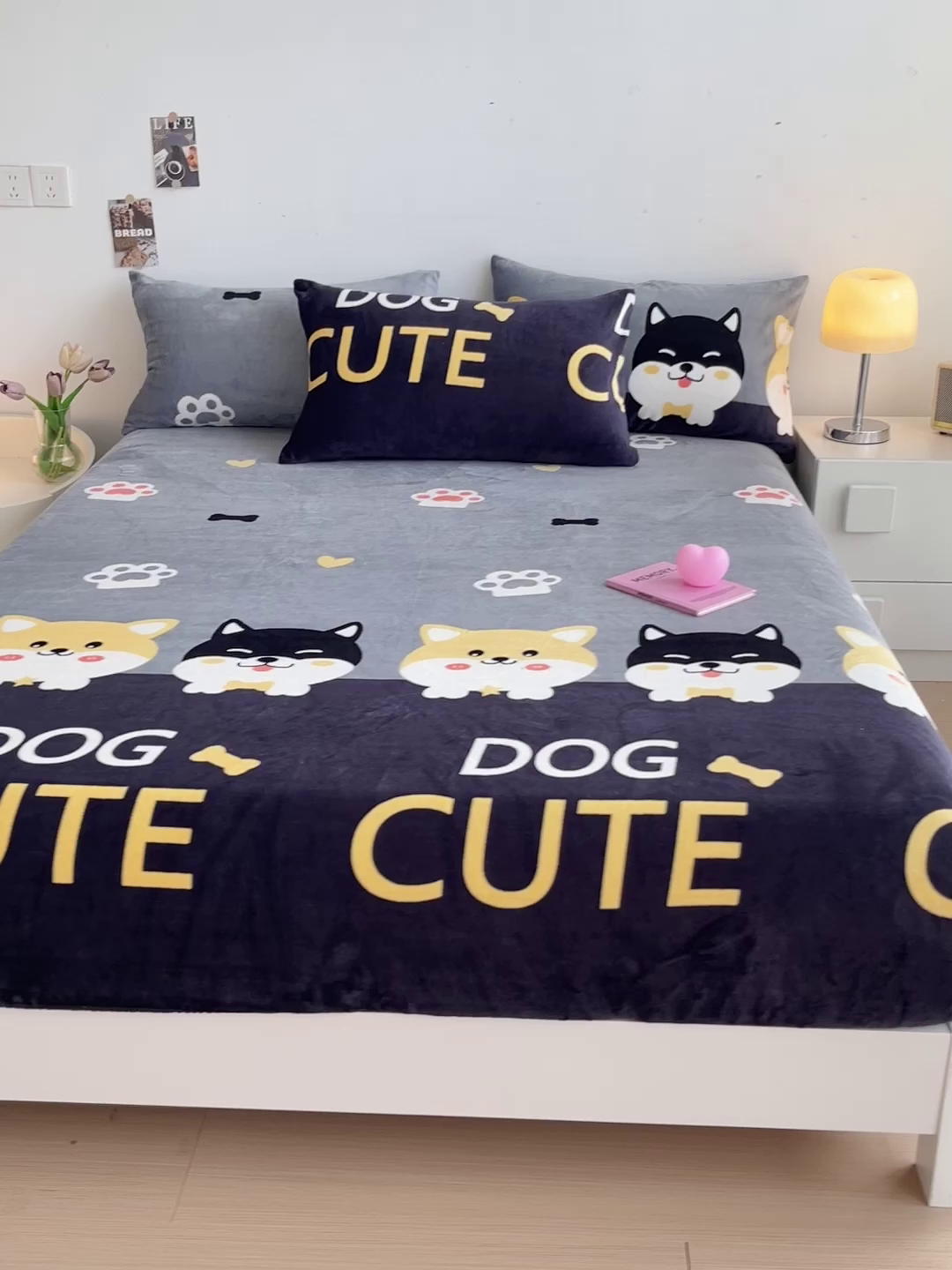 91家纺网 家纺一手货源 找家纺 艾橙家纺 2025秋冬新款高克重牛奶绒印花床笠单品床笠床笠单件 柯基