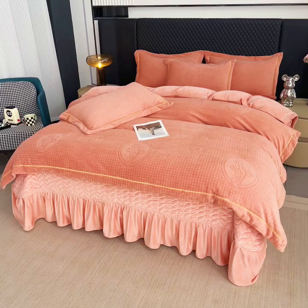 91家纺网 家纺一手货源 找家纺 畅畅家纺 2025新款冬季12斤加厚轻奢款230克全消光立体雕花牛奶绒夹棉床盖四件套 轻奢花语-橘色