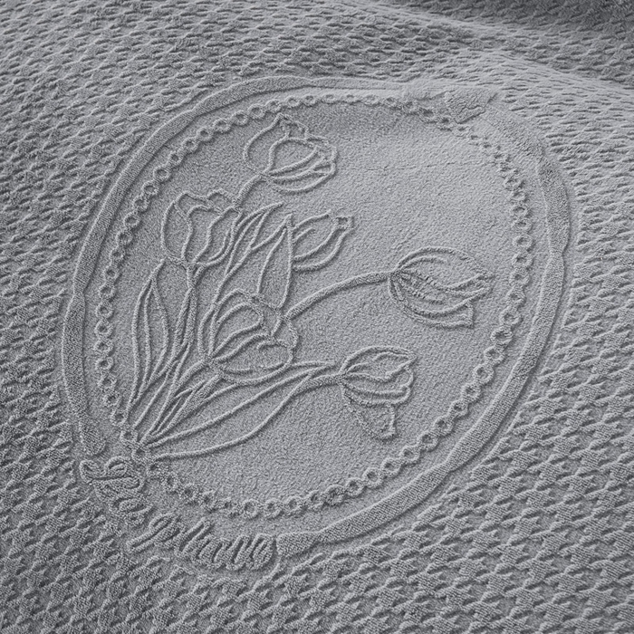 91家纺网 家纺一手货源 找家纺 畅畅家纺 2025新款冬季12斤加厚轻奢款230克全消光立体雕花牛奶绒夹棉床盖四件套 轻奢花语-深灰