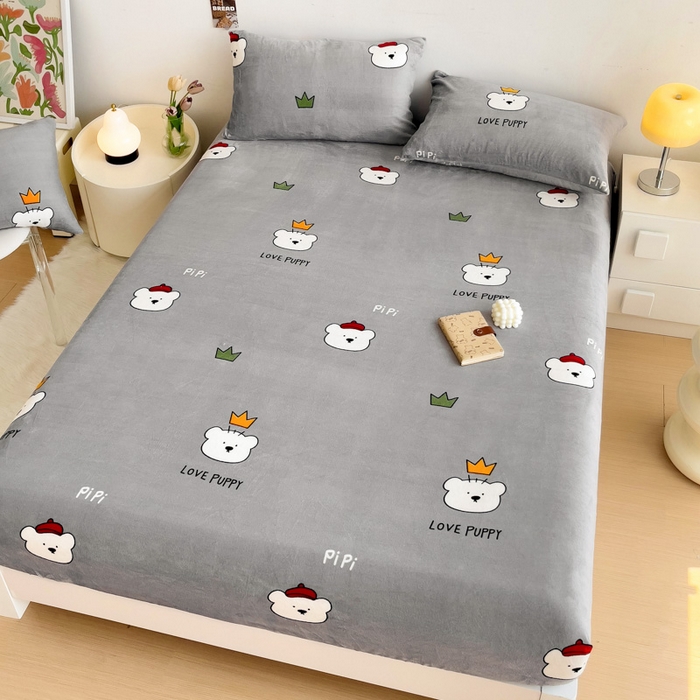 91家纺网 家纺一手货源 找家纺 艾橙家纺 2025秋冬新款高克重牛奶绒印花床笠单品床笠床笠单件 皮皮熊-灰