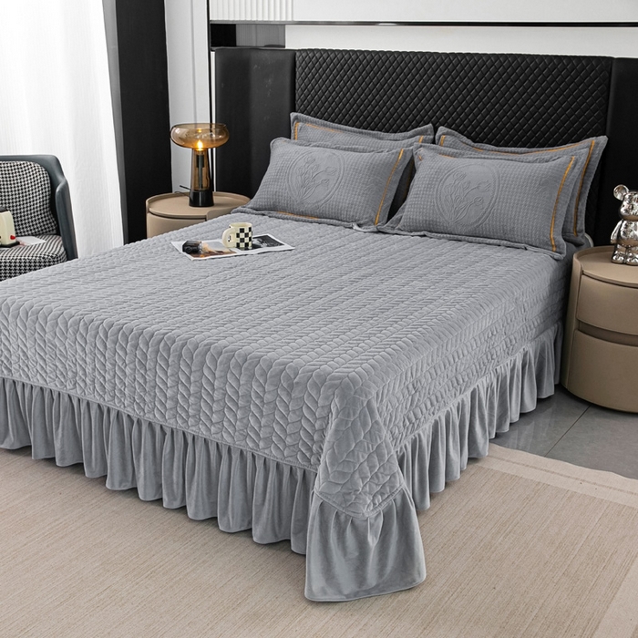 91家纺网 家纺一手货源 找家纺 畅畅家纺 2025新款冬季12斤加厚轻奢款230克全消光立体雕花牛奶绒夹棉床盖四件套 轻奢花语-深灰