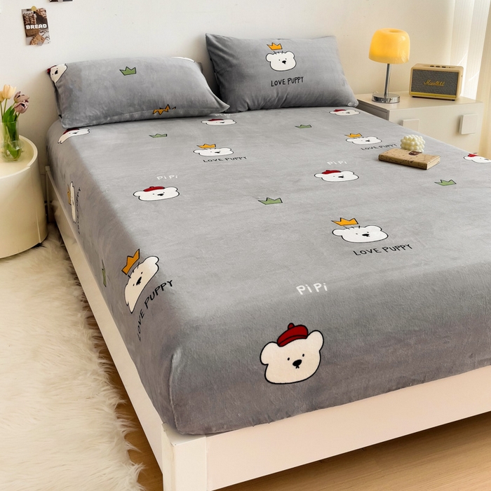 91家纺网 家纺一手货源 找家纺 艾橙家纺 2025秋冬新款高克重牛奶绒印花床笠单品床笠床笠单件 皮皮熊-灰