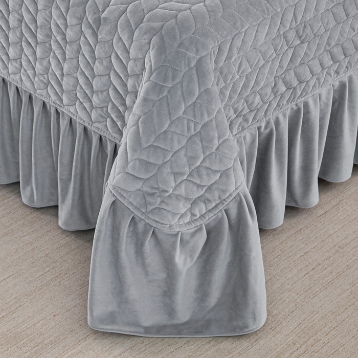 91家纺网 家纺一手货源 找家纺 畅畅家纺 2025新款冬季12斤加厚轻奢款230克全消光立体雕花牛奶绒夹棉床盖四件套 轻奢花语-深灰