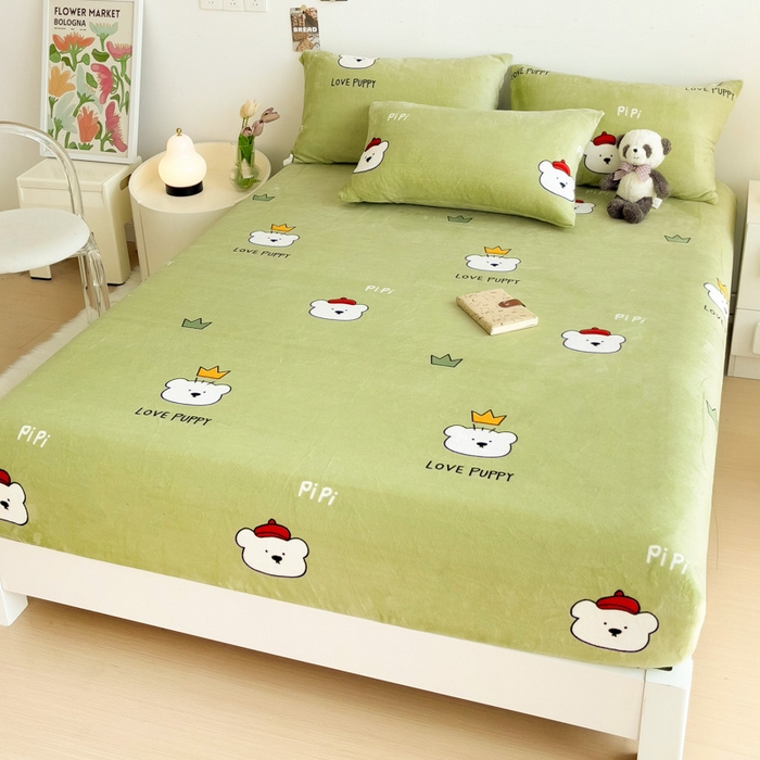 91家纺网 家纺一手货源 找家纺 艾橙家纺 2025秋冬新款高克重牛奶绒印花床笠单品床笠床笠单件 皮皮熊-绿