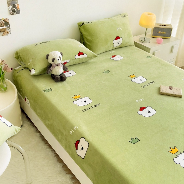 91家纺网 家纺一手货源 找家纺 艾橙家纺 2025秋冬新款高克重牛奶绒印花床笠单品床笠床笠单件 皮皮熊-绿