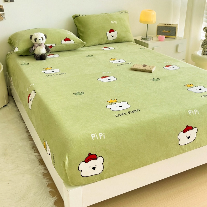 91家纺网 家纺一手货源 找家纺 艾橙家纺 2025秋冬新款高克重牛奶绒印花床笠单品床笠床笠单件 皮皮熊-绿