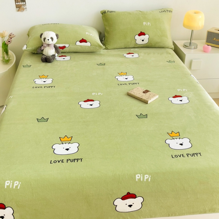 91家纺网 家纺一手货源 找家纺 艾橙家纺 2025秋冬新款高克重牛奶绒印花床笠单品床笠床笠单件 皮皮熊-绿