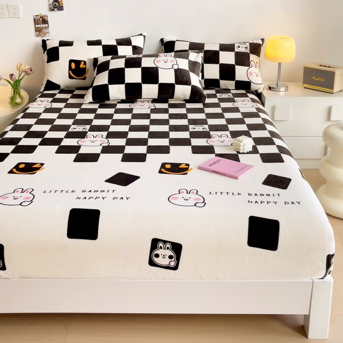 91家纺网 家纺一手货源 找家纺 艾橙家纺 2025秋冬新款高克重牛奶绒印花床笠单品床笠床笠单件 棋盘兔