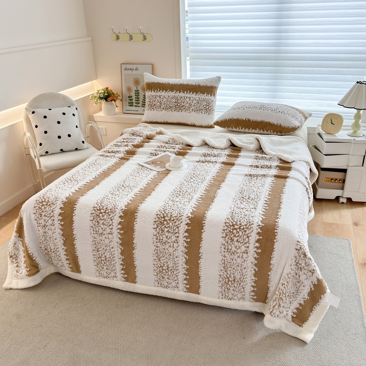 91家纺网 家纺一手货源 找家纺 （总）畅畅家纺 2025新款加厚羊羔绒阳离子双层盖毯舒棉绒毛毯春秋冬夏盖毯