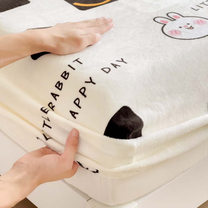 91家纺网 家纺一手货源 找家纺 艾橙家纺 2025秋冬新款高克重牛奶绒印花床笠单品床笠床笠单件 棋盘兔