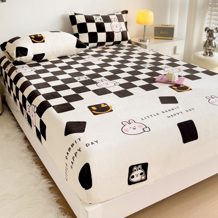 91家纺网 家纺一手货源 找家纺 艾橙家纺 2025秋冬新款高克重牛奶绒印花床笠单品床笠床笠单件 棋盘兔