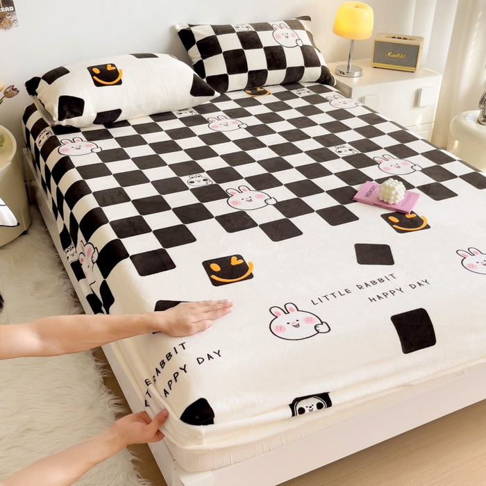 91家纺网 家纺一手货源 找家纺 艾橙家纺 2025秋冬新款高克重牛奶绒印花床笠单品床笠床笠单件 棋盘兔