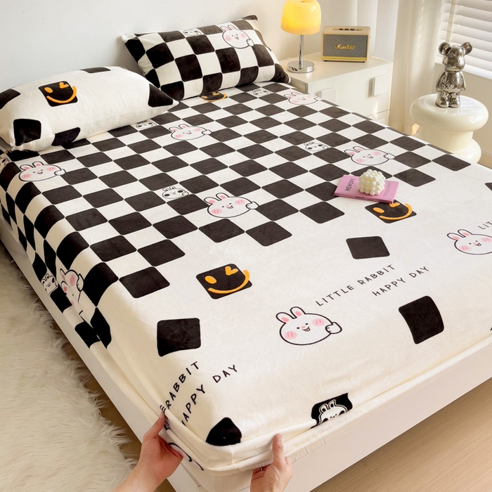 91家纺网 家纺一手货源 找家纺 艾橙家纺 2025秋冬新款高克重牛奶绒印花床笠单品床笠床笠单件 棋盘兔