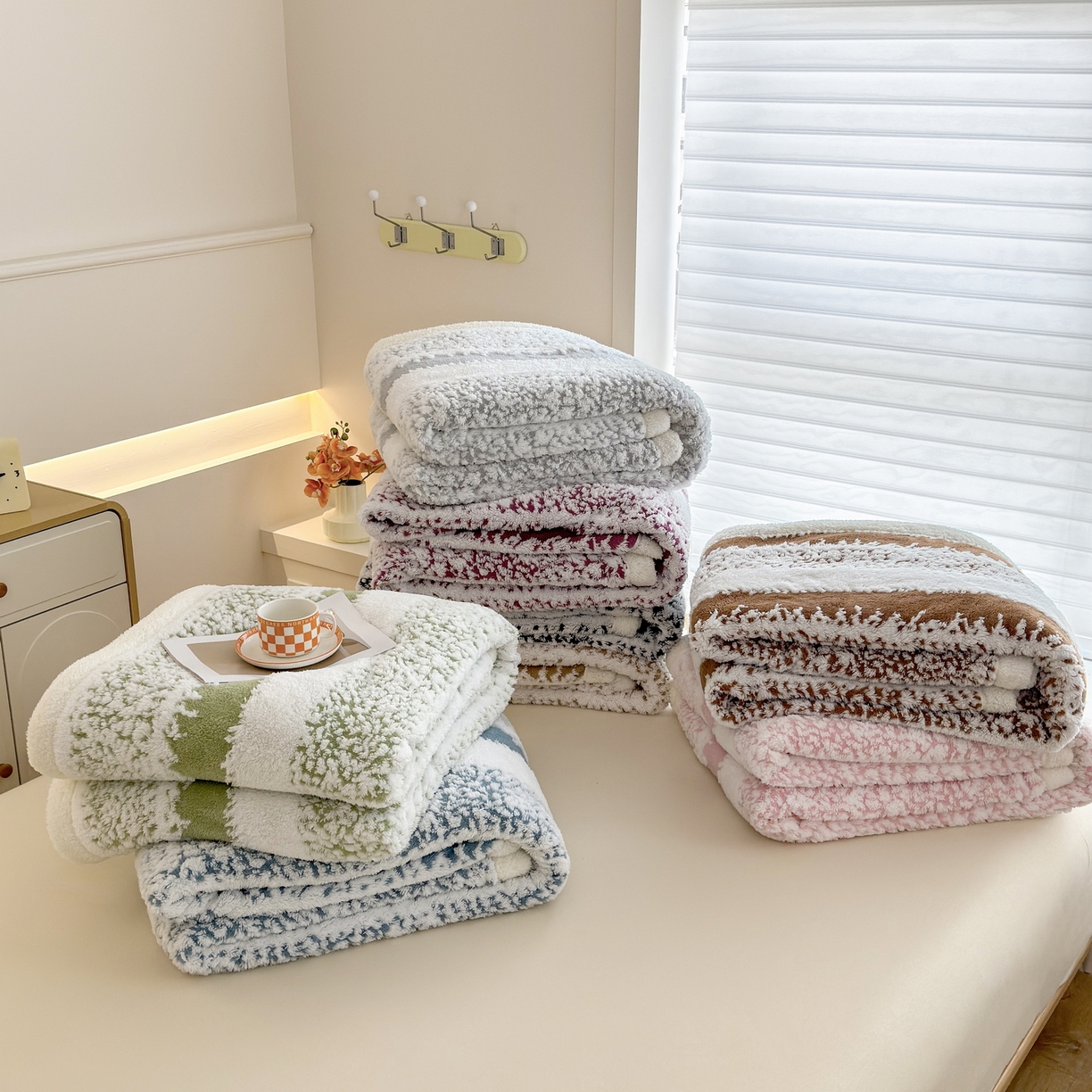 91家纺网 家纺一手货源 找家纺 （总）畅畅家纺 2025新款加厚羊羔绒阳离子双层盖毯舒棉绒毛毯春秋冬夏盖毯