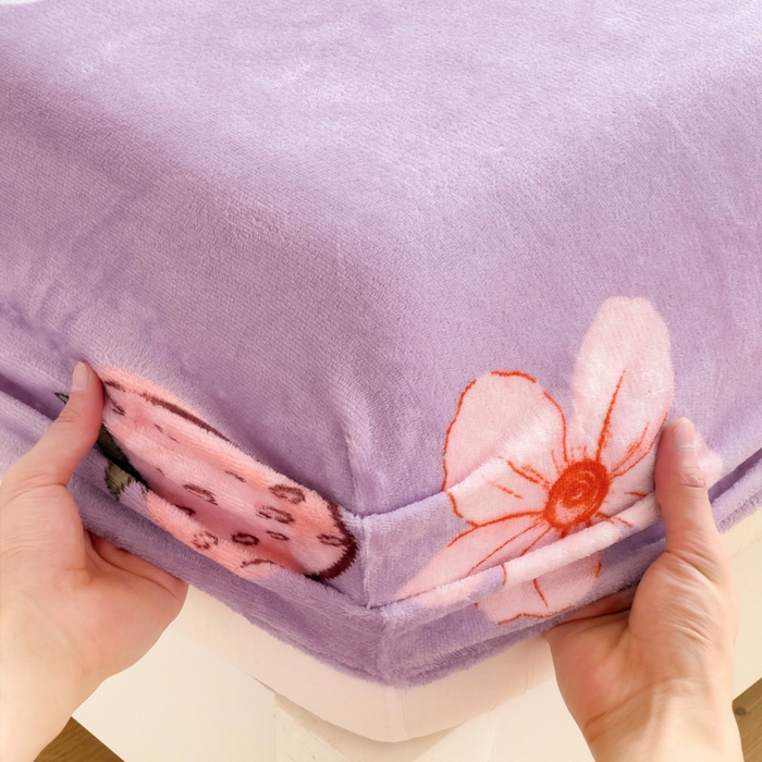 91家纺网 家纺一手货源 找家纺 艾橙家纺 2025秋冬新款高克重牛奶绒印花床笠单品床笠床笠单件 香妃草莓