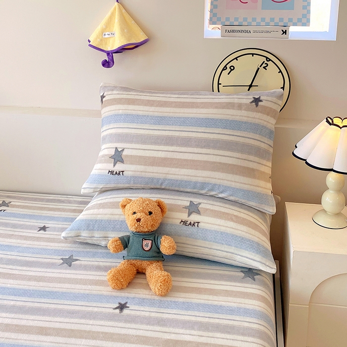 91家纺网 家纺一手货源 找家纺 艾橙家纺 2025秋冬新款高克重牛奶绒印花床笠单品床笠床笠单件 心动旋律